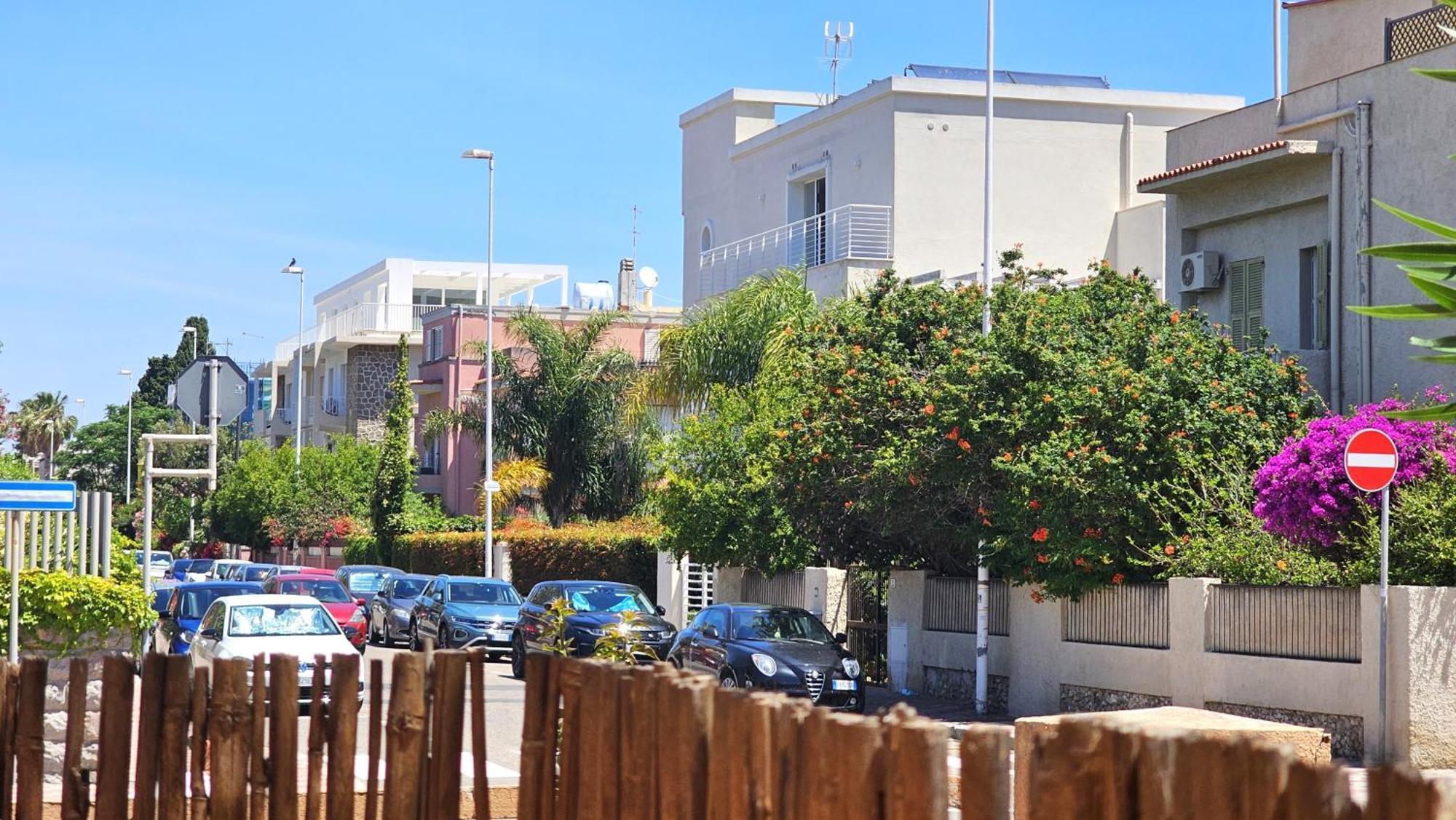 Holiday Poetto Κάλιαρι Εξωτερικό φωτογραφία